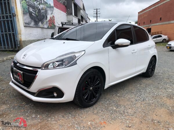 Peugeot 208 mecánico 1500 diesel modelo 2019