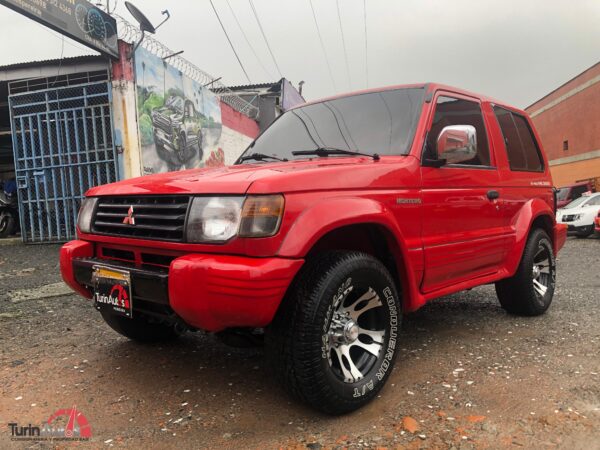 Mitsubishi montero mecanico 2600 gasolina 4x4 7 puestos modelo 1994