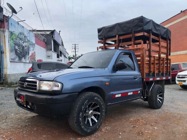 Mazda b2200 gasolina 4x2 modelo 2003