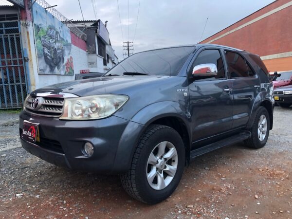 Toyota fortuner sr5 automática gasolina 2.7 modelo 2012